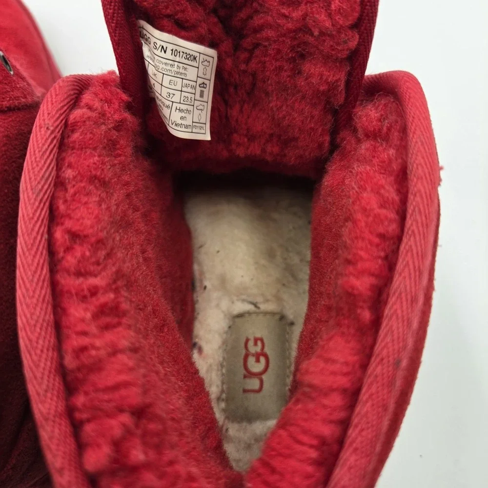 UGG Neumel Suede Fur Lined Chukka Ankle Boots Shoes Wool Red Size 5